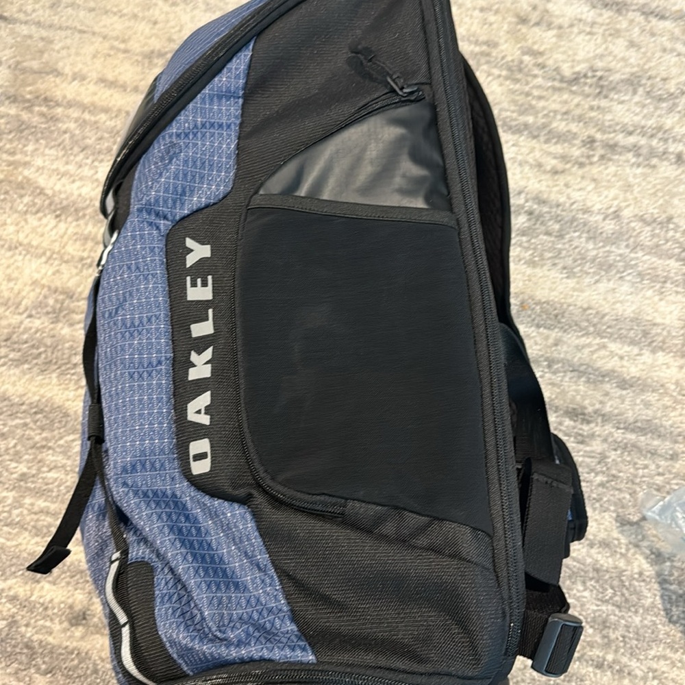 Oakley Link Pack Backpack - image 3